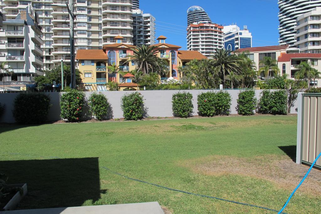 Queensleigh Holiday Apartments Броудбийч Екстериор снимка