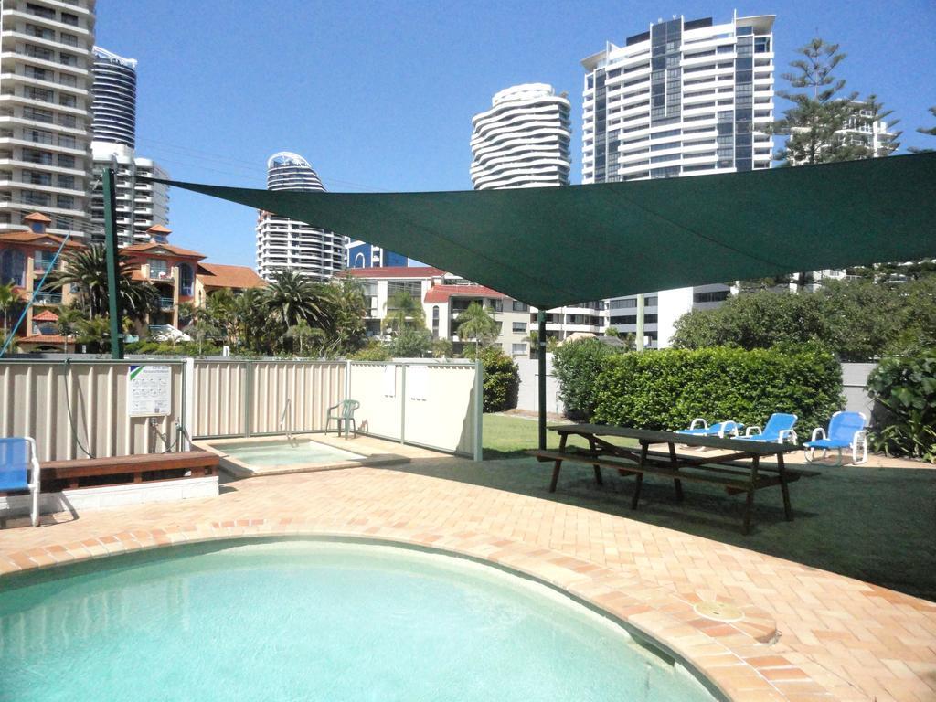 Queensleigh Holiday Apartments Броудбийч Екстериор снимка
