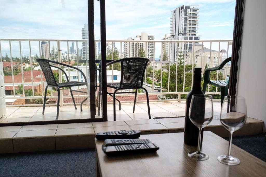 Queensleigh Holiday Apartments Броудбийч Екстериор снимка